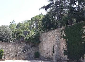 spain/girona/landmark/carrer-de-la-muralla