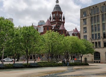 texas/dallas/landmark/dallas-west-end