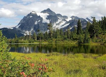 washington/mount-baker-snoqualmie-national-forest/landmark/picture-lake-viewpoint
