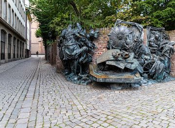 germany/dusseldorf/landmark/stadterhebungsmonument