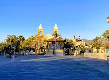 mexico/cabo-san-lucas/landmark/plaza-mijares