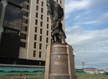 kazakhstan/kazakh-uplands/landmark/rakhimzhan-qoshqarbayev-monument