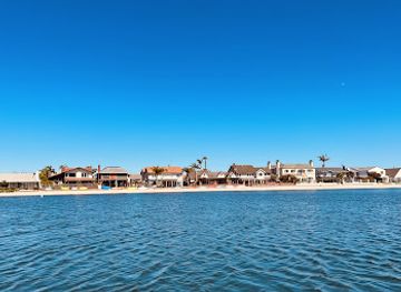 california/huntington-beach/landmark/pch-electric-boats
