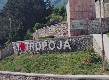 albania/bajram-curri/landmark/restaurant-fisniku