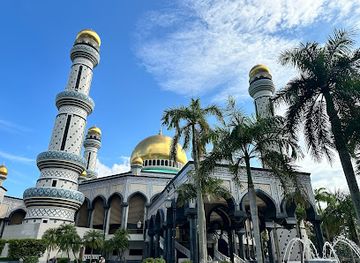 brunei/mukim-bokok/landmark/jame-asr-hassanil-bolkiah-mosque