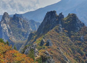 south-korea/seoraksan-national-park/landmark/gongnyongneungseon
