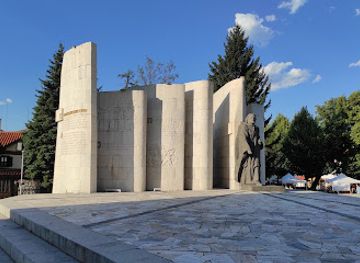 bulgaria/southwest-bulgaria/landmark/monument-paisius-of-hilendar