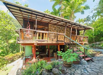 dominica/saint-joseph/landmark/cocoa-cottage