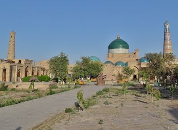 uzbekistan/khiva/itchan-kala/landmark/pahlavan-mahmoud-mausoleum