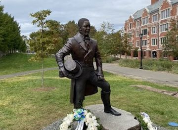 connecticut/greater-new-haven/landmark/william-lanson-statue