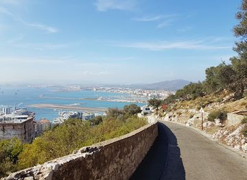 gibraltar/camp-bay/landmark/princess-caroline-s-battery