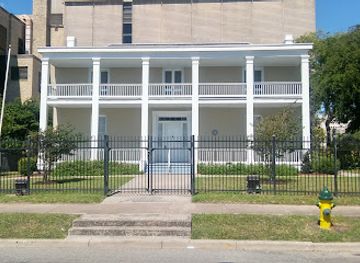 texas/gulf-coast/landmark/centennial-house