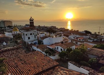 mexico/puerto-vallarta/hotel-zone/landmark/faro-de-matamoros