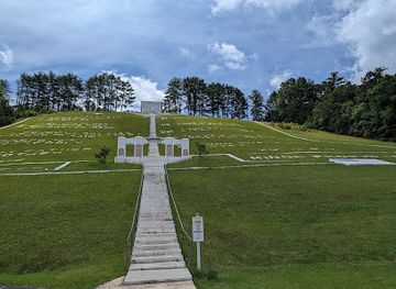 north-carolina/foothills/landmark/fields-of-the-wood