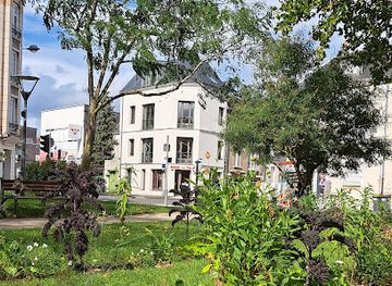 france/tours/landmark/nids-de-loire