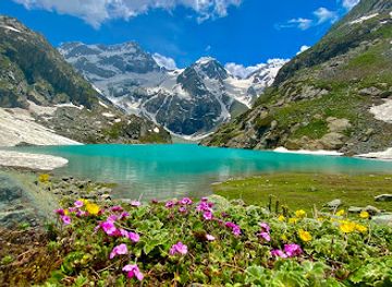 india/kashmir-great-lakes/landmark/tulian-lake