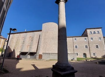 spain/girona/eixample/landmark/columna-de-la-constitucio-de-1869