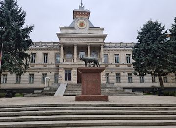 moldova/chisinau/ciocana/landmark/capitoline-wolf