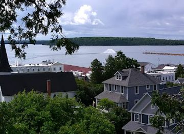 michigan/mackinac-island/landmark/mackinac-island-ferry-company-star-line-island-dock-1