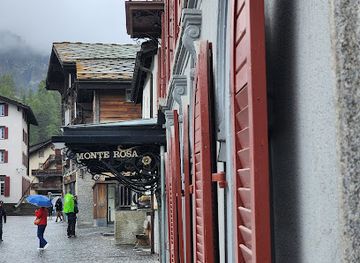 switzerland/zermatt/landmark/zermatt-matterhorn-viewpoint-at-bridge