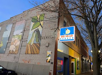 iowa/waterloo/landmark/big-head-burger