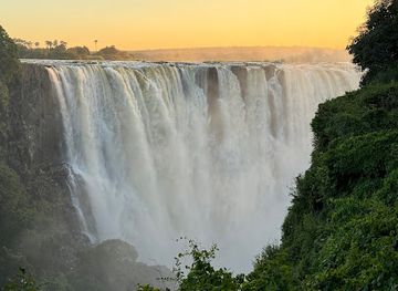 zambia/victoria-falls/landmark/victoria-falls-yoga