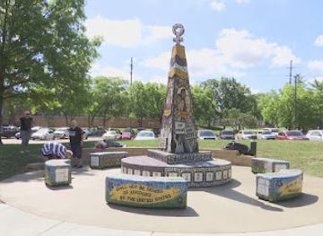 illinois/rockford/landmark/rockford-women-s-suffrage-plaza