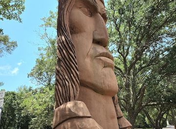 mississippi/biloxi/landmark/crooked-feather-30-foot-tall-indian-head