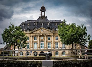 france/aquitaine/landmark/maritime-stock-exchange-hotel-in-bordeaux