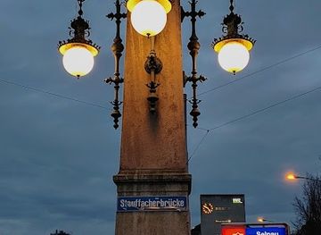 switzerland/swiss-plateau/landmark/vier-lowen-auf-pfeilern