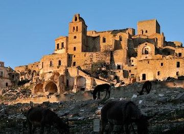 italy/matera/landmark/craco