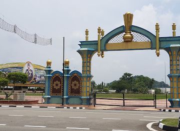 brunei/bandar-seri-begawan/kiulap/landmark/memorial-clock