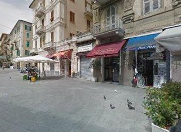 italy/cinque-terre/landmark/piazza-giuseppe-garibaldi-28
