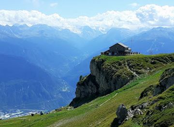switzerland/crans-montana/landmark/cabane-des-violettes-cas