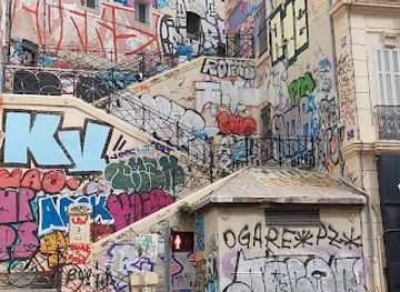 france/marseille-calanques/landmark/graffiti-stairs