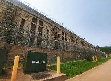 iowa/southwest-iowa/landmark/historic-iowa-state-penitentiary