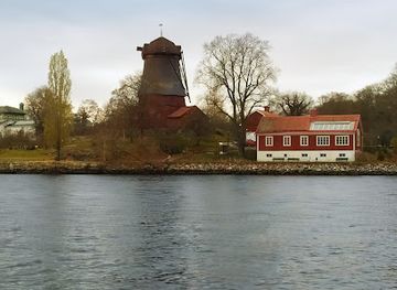 sweden/stockholm-archipelago/landmark/historic-canal-tour