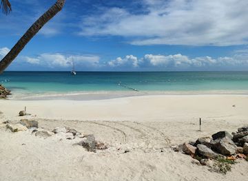 antigua-and-barbuda/dickenson-bay/landmark/ana-s-on-the-beach