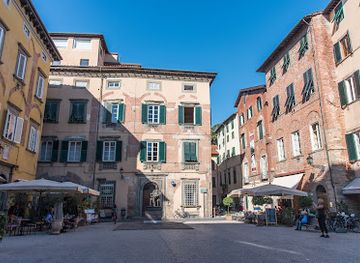 italy/lucca/landmark/piazza-cittadella