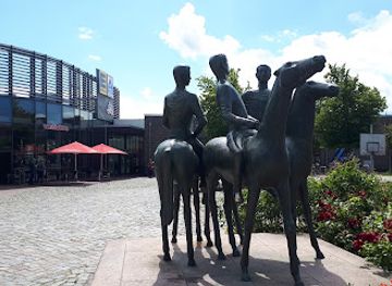 germany/holstein/landmark/denkmal-reitergruppe