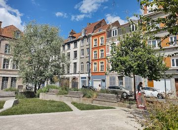 france/lille/vieux-lille/landmark/place-des-archives