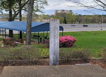 alabama/huntsville/landmark/the-grave-of-miss-baker