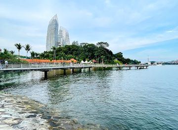 singapore/southern-ridges/landmark/bukit-chermin-boardwalk