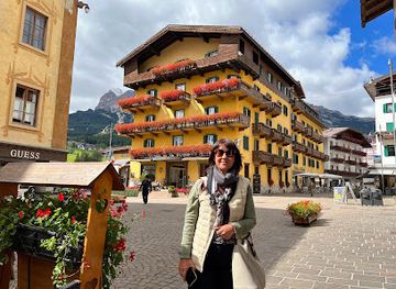 italy/cortina-d-ampezzo/landmark/hacker-pschorr-haus