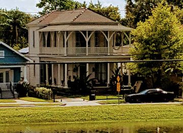 louisiana/new-orleans/landmark/the-pitot-house-museum