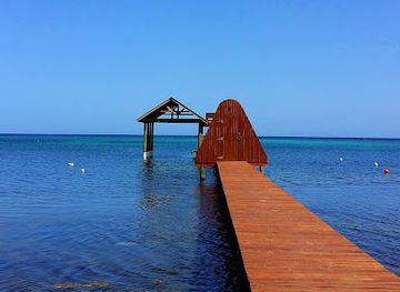 honduras/bay-islands/landmark/sandy-bay-roatan