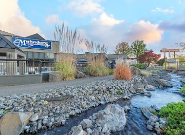 idaho/lewiston/landmark/hells-canyon-grand-hotel