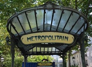 france/ile-de-france/landmark/pl-des-abbesses