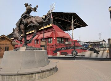 oregon/jackson-county/landmark/pendleton-roundup-grandstand