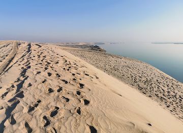 qatar/khor-al-adaid-inland-sea/landmark/inland-sea-sunrise-point